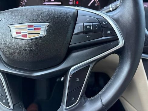 Used 2017 Cadillac XT5 Premium Luxury FWD image 16