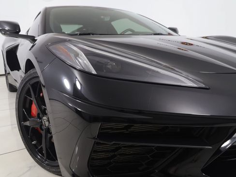 Used 2021 Chevrolet Corvette Stingray Premium Cpe w/ Z51 Performance Package RWD image 25