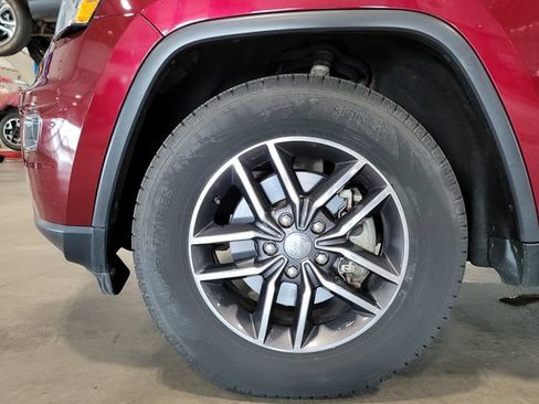 Used 2017 Jeep Grand Cherokee Limited w/ Trailer Tow Group IV AWD/4WD image 10