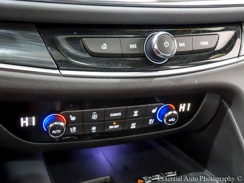 Used 2022 Buick Enclave Premium w/ Experience Buick Package image 25