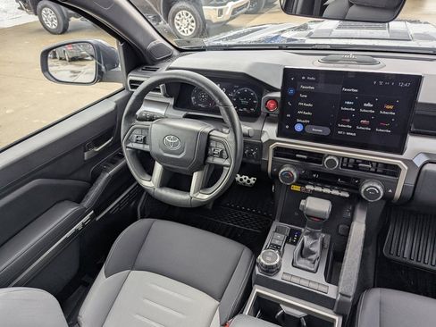 Used 2024 Toyota Tacoma TRD Sport w/ TRD Sport Upgrade Package image 25