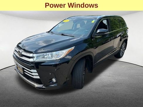Used 2019 Toyota Highlander XLE AWD/4WD image 5
