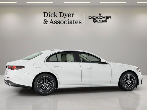 Used 2025 Mercedes-Benz E 350 Sedan image 6