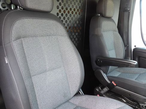 Used 2025 RAM ProMaster 2500 w/ U-Haul Equipment Group FWD image 21
