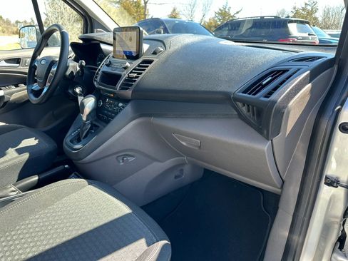 Used 2021 Ford Transit Connect XLT image 12