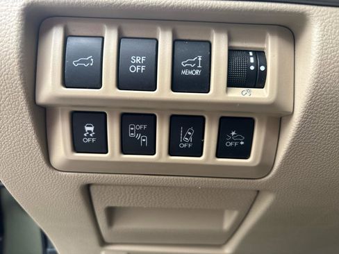 Used 2017 Subaru Outback 2.5i Limited image 17