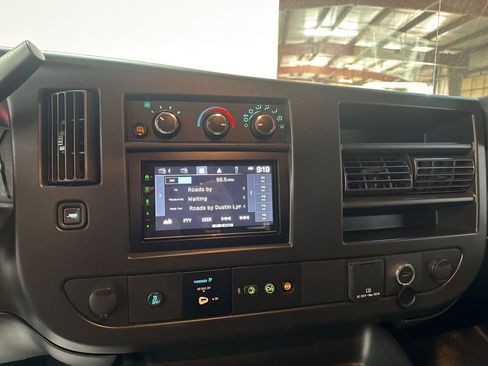 Used 2021 Chevrolet Express 2500 w/ Driver Convenience Package image 13
