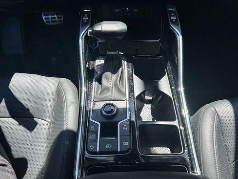 Used 2024 Kia Sorento SX FWD image 14