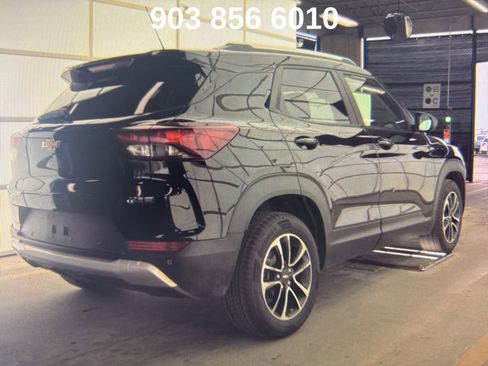 Used 2024 Chevrolet TrailBlazer LT w/ LT Cold Weather Package image 2