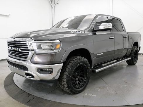 Used 2022 RAM 1500 Laramie AWD/4WD image 3