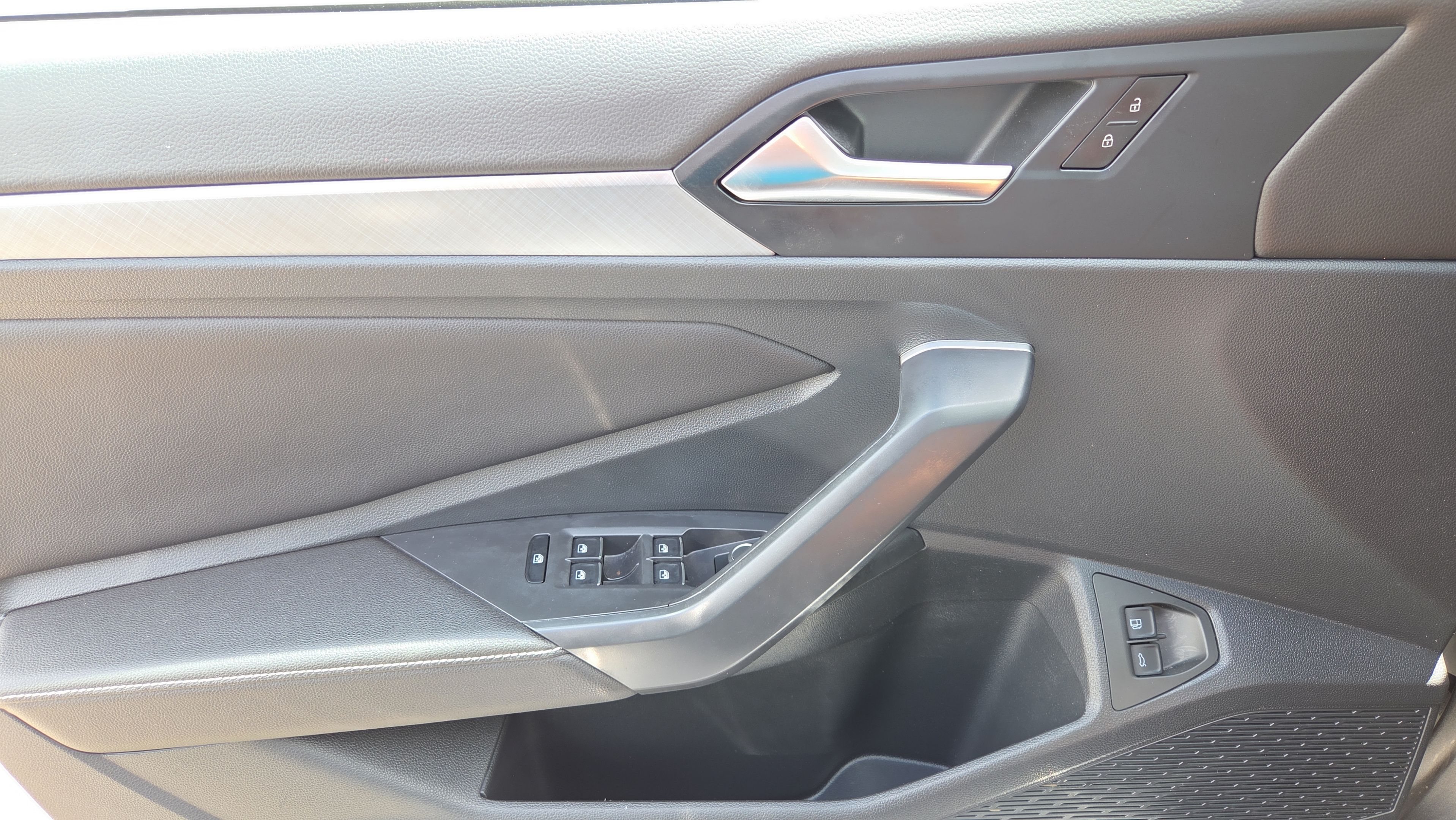 Used 2024 Volkswagen Jetta SE FWD image 15