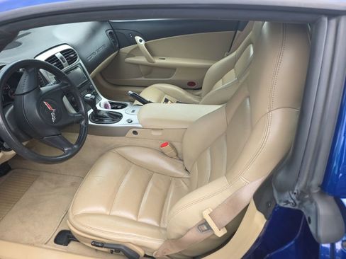 Used 2005 Chevrolet Corvette Coupe w/ Preferred Equipment Group RWD image 3