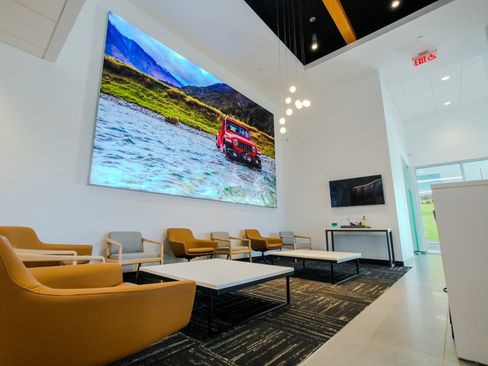 Used 2025 Jeep Wrangler Sport S image 30