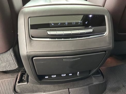Used 2021 Cadillac Escalade Premium Luxury Platinum AWD/4WD image 24