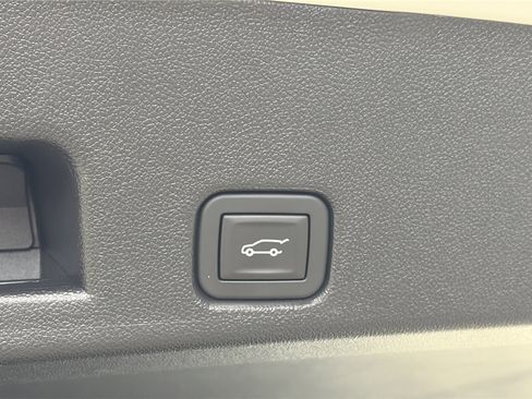 Certified 2025 GMC Acadia Elevation image 16