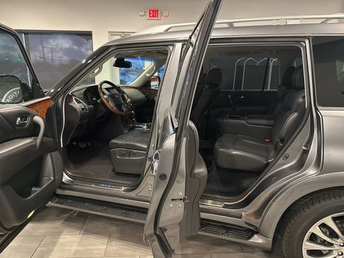 Used 2017 INFINITI QX80 4WD w/ Deluxe Technology Package image 13