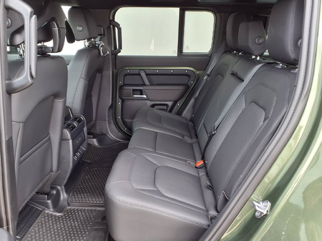 Certified 2026 Land Rover Defender 110 S AWD/4WD image 8
