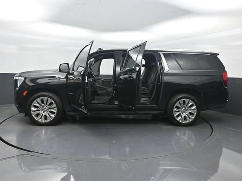 Used 2021 GMC Yukon XL SLT w/ SLT Luxury Plus Package AWD/4WD image 40