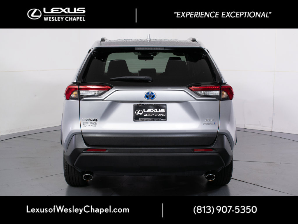Used 2021 Toyota RAV4 XLE w/ Convenience Package AWD/4WD image 5