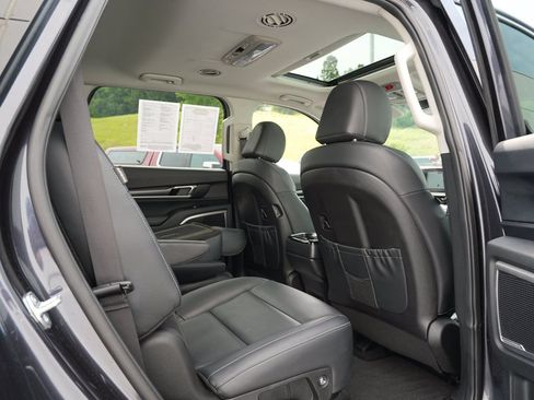 Used 2025 Kia Telluride S AWD/4WD image 28