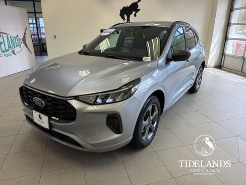 Certified 2023 Ford Escape ST-Line w/ Tech Pack #1 AWD/4WD image 4