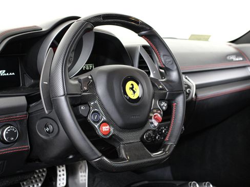 Used 2015 Ferrari 458 Italia Coupe RWD image 29