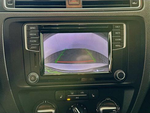 Used 2016 Volkswagen Jetta SE FWD image 21