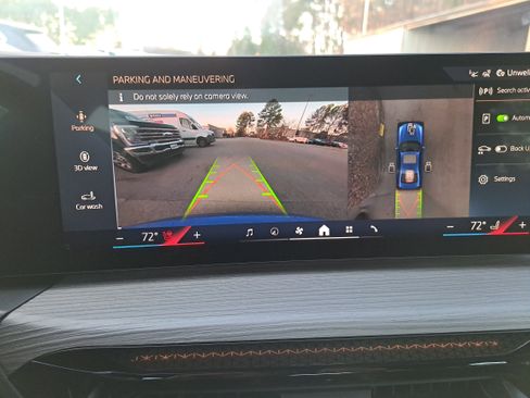 New 2026 BMW 330i Sedan w/ M Sport Package image 24