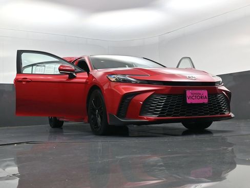 Used 2025 Toyota Camry SE FWD image 23