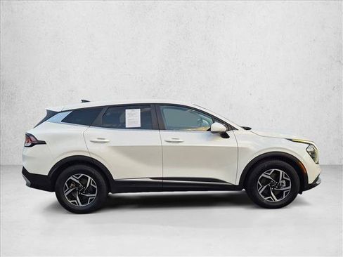 Used 2023 Kia Sportage LX FWD image 4