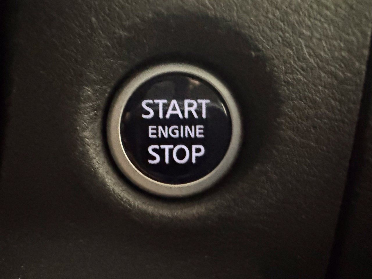 Used 2024 Nissan Frontier SV RWD image 23