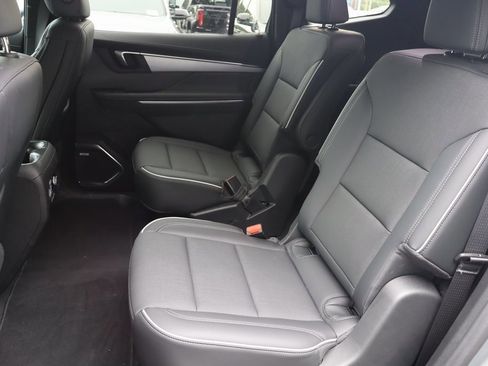 New 2025 Buick Enclave Preferred image 16