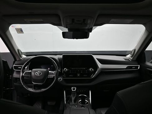 Certified 2021 Toyota Highlander Platinum AWD/4WD image 29