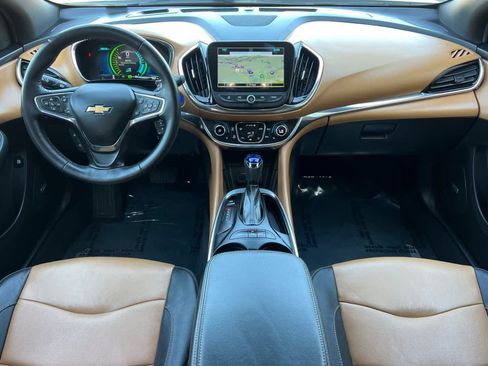 Used 2017 Chevrolet Volt Premier w/ Driver Confidence II Package FWD image 3