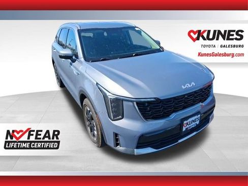 Used 2024 Kia Sorento S image 1