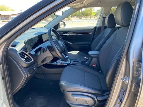 Used 2025 Kia Seltos S image 8