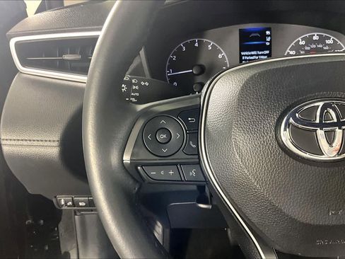 Used 2024 Toyota Corolla Cross LE FWD image 23