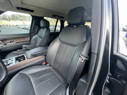 Certified 2023 Land Rover Range Rover SE image 18