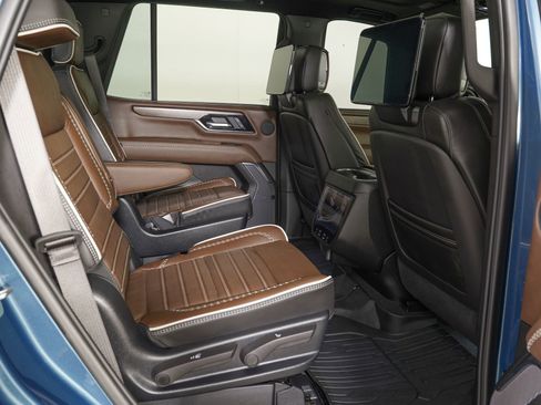 Used 2026 GMC Yukon Denali Ultimate w/ LPO, Illumination Package AWD/4WD image 10