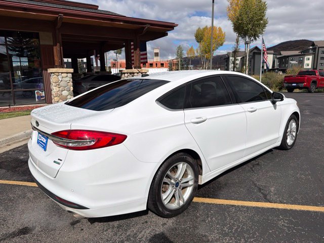 Used 2018 Ford Fusion SE w/ Fusion SE Technology Package FWD image 16