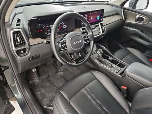 Used 2022 Kia Sorento S w/ Panoramic Sunroof Package image 2