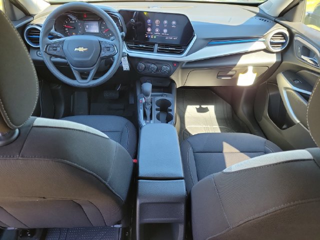New 2026 Chevrolet Trax LS w/ LS Convenience Package FWD image 15