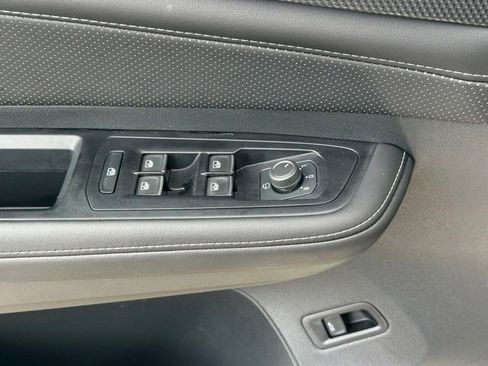 Used 2025 Volkswagen Atlas Cross Sport SEL Premium R-Line AWD/4WD image 24