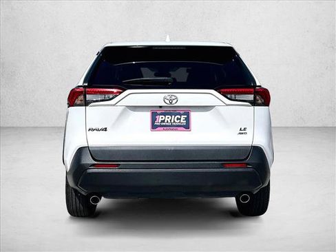 Used 2023 Toyota RAV4 LE AWD/4WD image 4