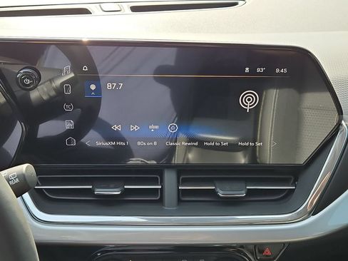 Used 2026 Chevrolet Trax LT w/ LT Convenience Package FWD image 5