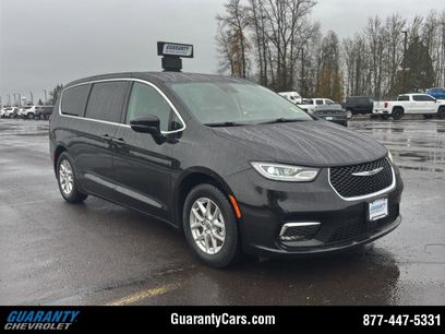 Used 2024 Chrysler Pacifica Touring-L
