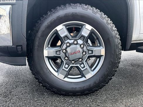 Used 2025 GMC Sierra 3500 SLT w/ SLT Premium Package image 4