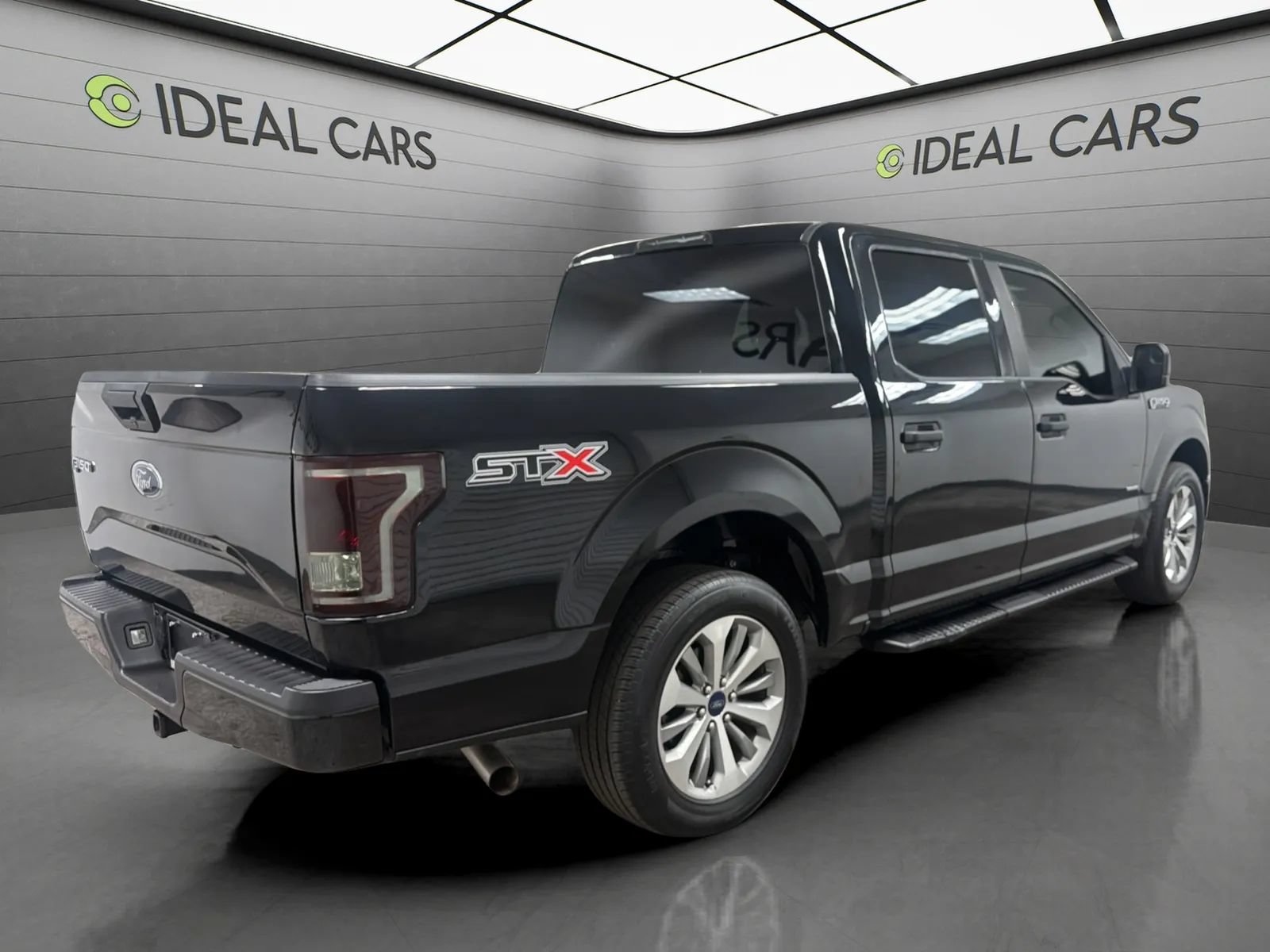 Used 2017 Ford F150 XL w/ Equipment Group 101A Mid RWD image 5