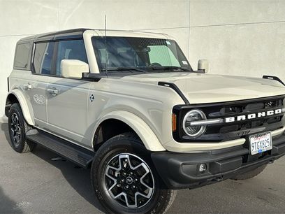Certified 2025 Ford Bronco Outer Banks