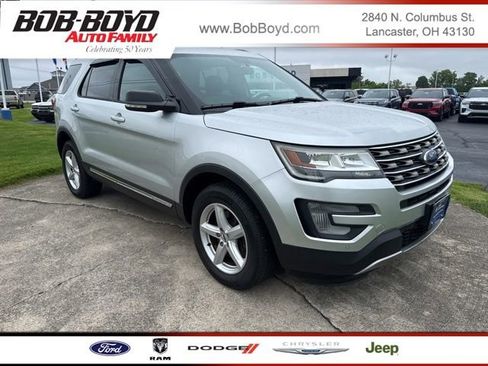 Used 2017 Ford Explorer XLT w/ Equipment Group 202A AWD/4WD image 1